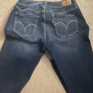 Levi’s leggings size 28W,